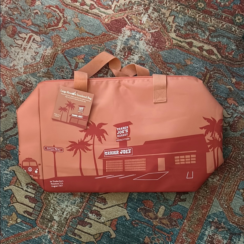 Trader Joe's Insulated Bag in Peach